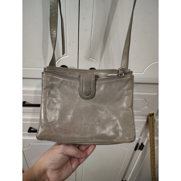 HOBO THE ORIGINAL crossbody light gray magnetic closure Purse Shoulder Bag - Picture 1 of 8